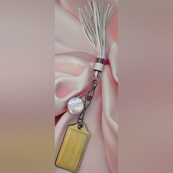 Coach Set Of 3 Hangtags. Tassel, Metallic Signature Charm, And Yellow Tag. - Picture 2 of 5